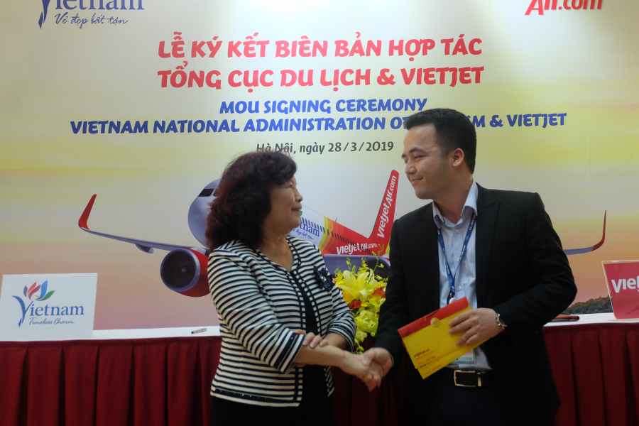 Tại buổi lễ, một chương trình Lucky Draw nhỏ cũng đã được diễn ra và người may mắn được Vietjet Air trao tặng một cặp vé khứ hồi (đã bao gồm tất cả thuế phí) đến điểm bất kỳ mà Vietjet có chặng bay tới.