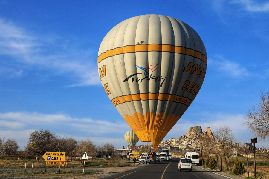 Hình ảnh khinh khí cầu quen thuộc đập ngay vào mắt khi cả đoàn vừa đến Cappadocia