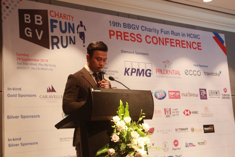 Shark Lê Đăng Khoa - Đại sứ thiện chí của BBGV Fun Run tại TP.HCM phát biểu trong buổi họp báo sự kiện
