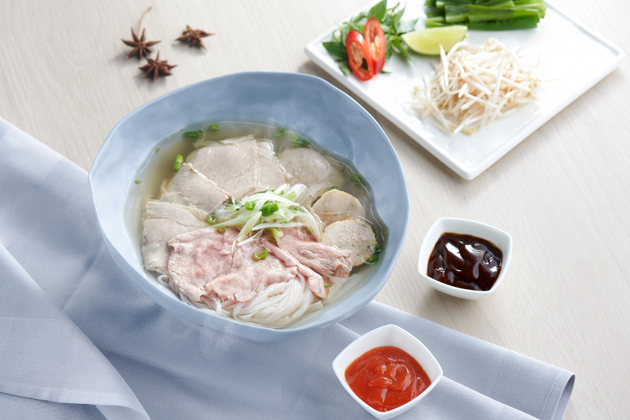 Đối với Table 88, nhà hàng mang phong cách ẩm thực địa phương và quốc tế của Sheraton Grand Đà Nẵng, Helen sẽ tạo ra hai món ăn mang hương vị truyền thống là Phở và Mì Quảng với nguyên liệu địa phương thuần túy.