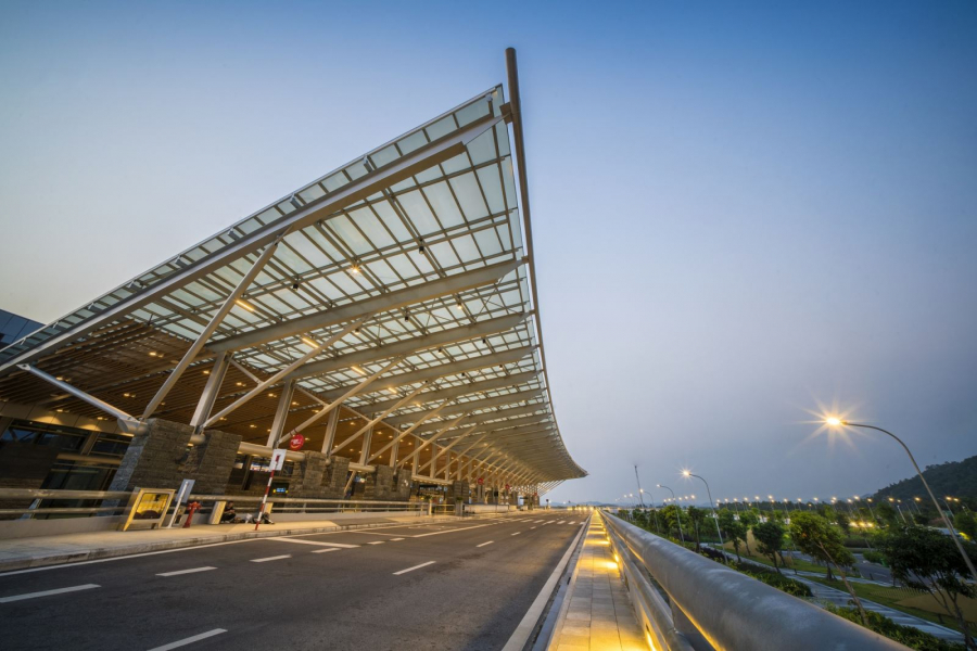 Sảnh đón sân bay Vân Đồn mang biểu tượng cánh buồm gắn liền với vùng đất Quảng Ninh