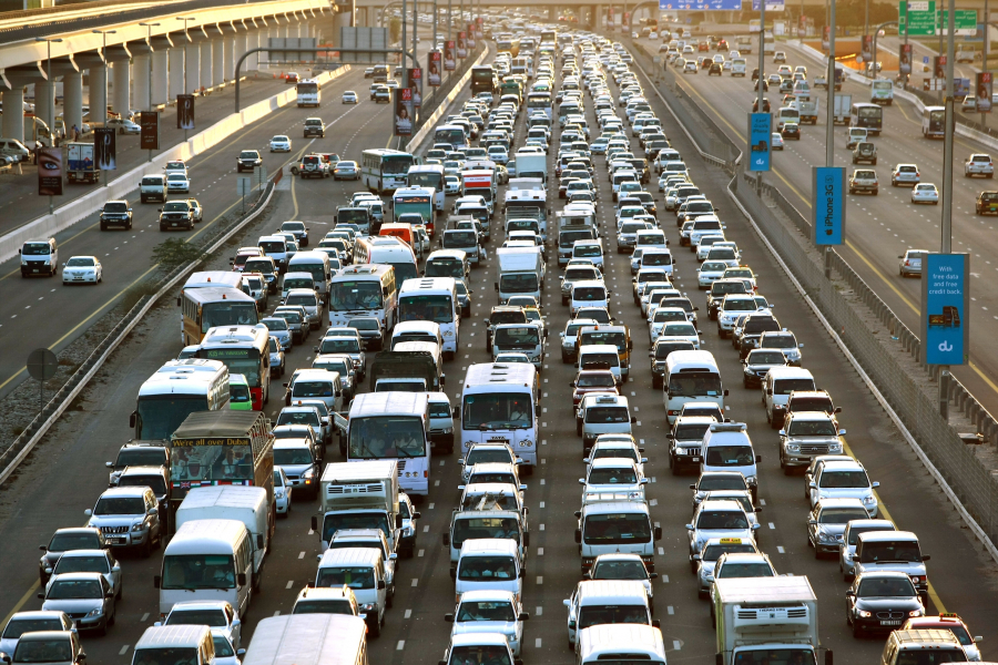 Giao thông luôn ùn tắc với cường độ lớn ở Dubai