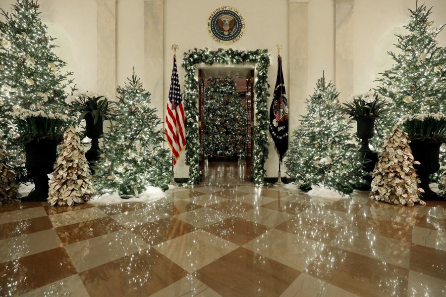 Phòng Grand Foyer ngập tràn cây thông Noel