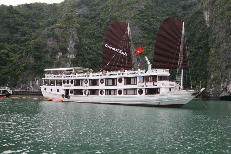 Du thuyền của Oriental Sails được trang bị đầy đủ tiện nghi nhằm mang đến du khách những trải nghiệm tốt nhất 