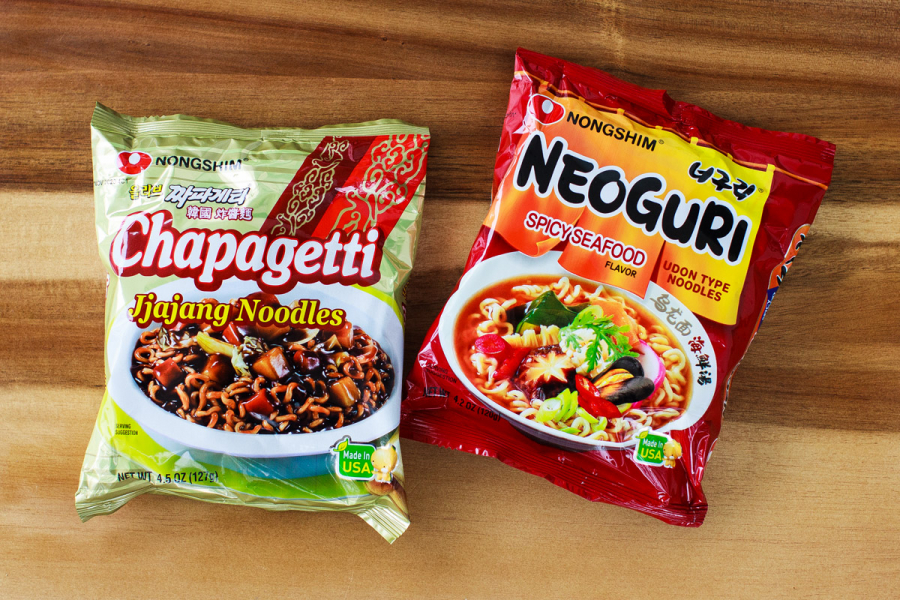 Mì đậu đen Chapagetti và mì cay Neoguri