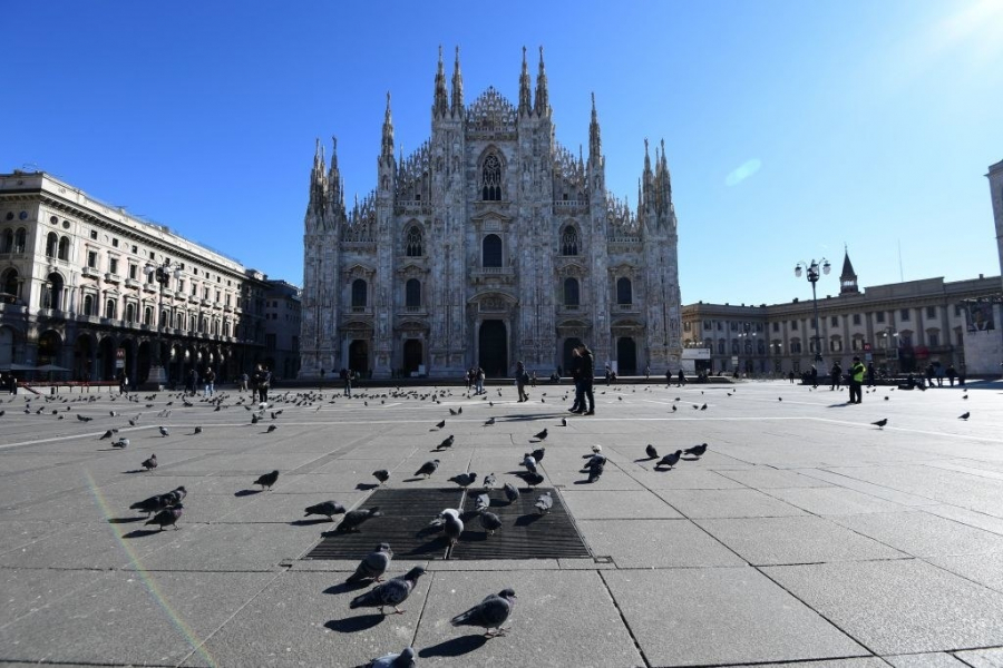 Piazza del Duomo giờ chỉ còn những chú chim bồ câu
