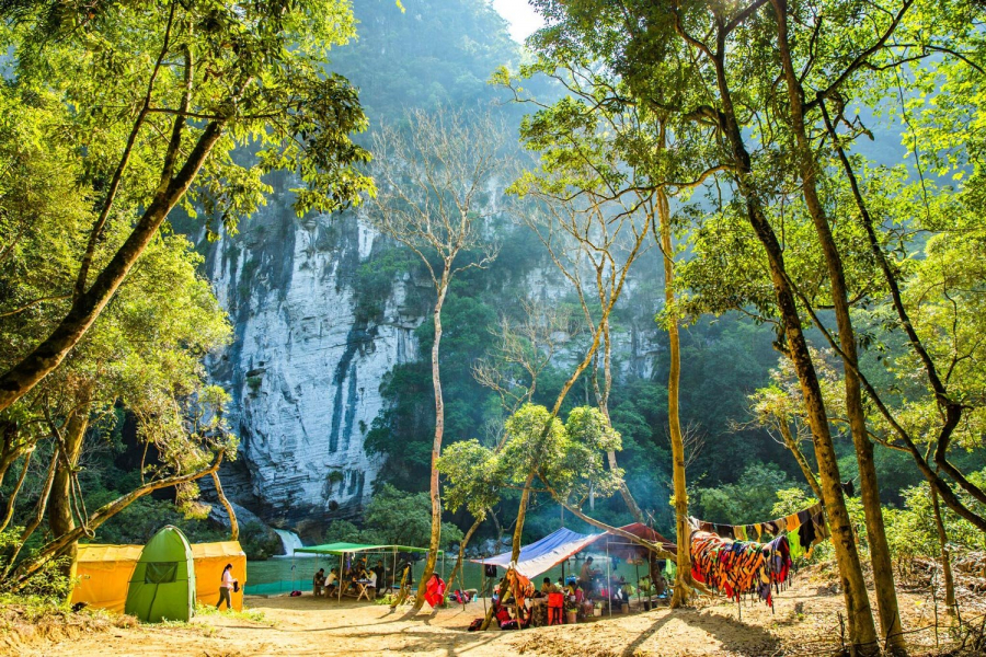 Bãi cắm trại Tú Làn