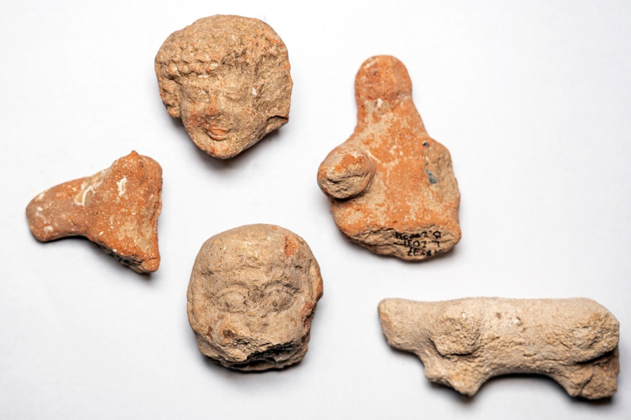 Những bức tượng đất sét mới được khai quật