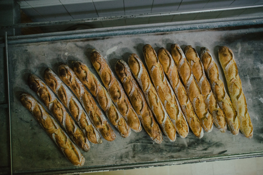 Bánh mì baguette không chỉ là một mặt hàng chủ lực - nó là biểu tượng của tính chất Pháp