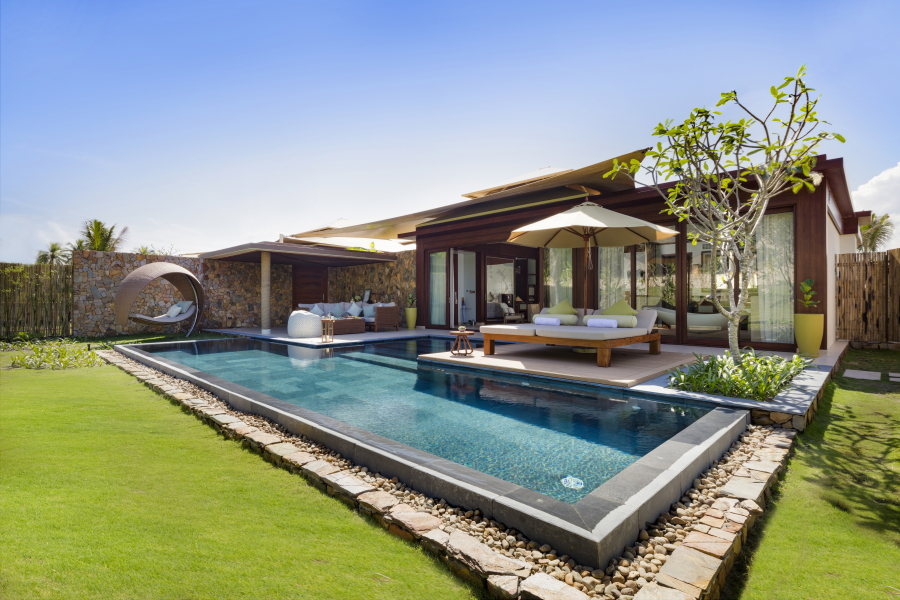 Deluxe-garden-pool-villa-fusion-resort-cam-ranh