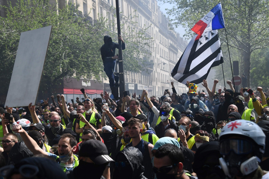 Cuộc biểu tình đông đúc vào cuối tuần trước khiến các nhiễm Covid-19 tăng mạnh tại Paris