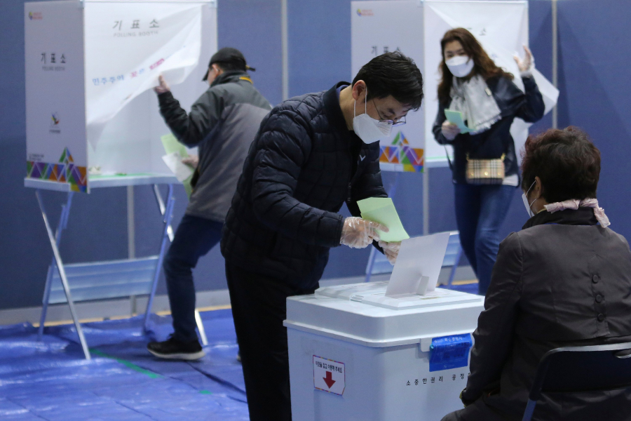 Hàn Quốc đang thực hiện cuộc bầu cử trong giai đoạn nhạy cảm