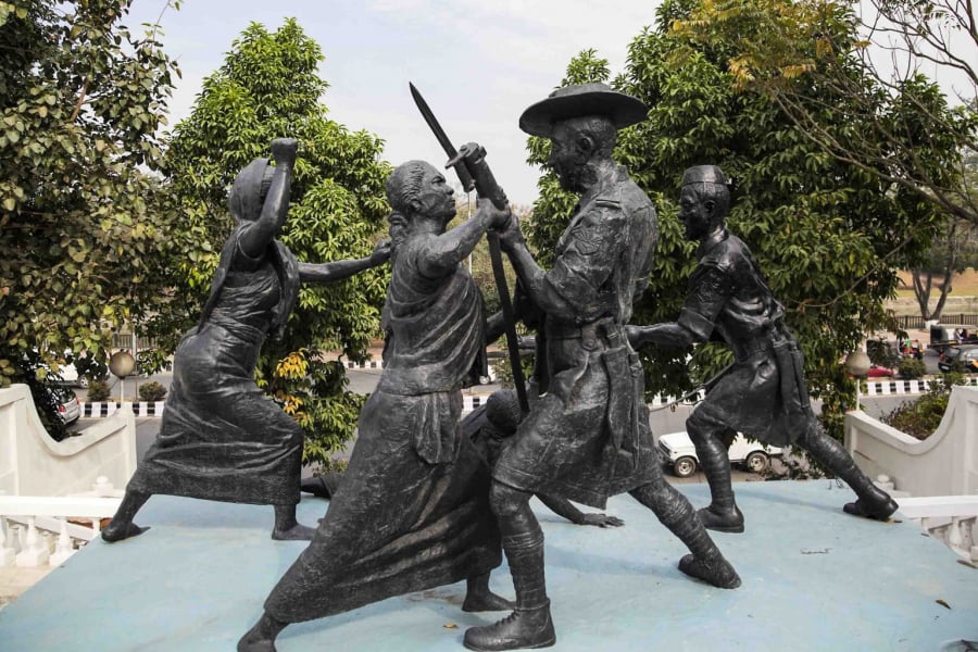 Bức tượng kỉ niệm sự kiện biểu tình mang tên Women’s War - Nupi Lan vào những năm 1930 