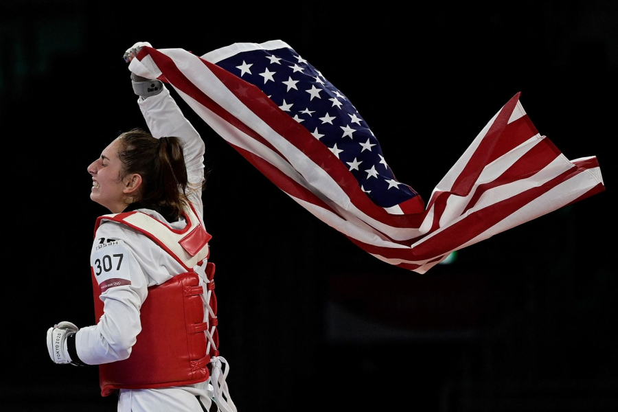VĐV Anastasija Zolotic (Mỹ) giành huy chương vàng Taekwondo. Cô là nữ VĐV Mỹ đầu tiên giành HCV trong sự kiện thể thao này.