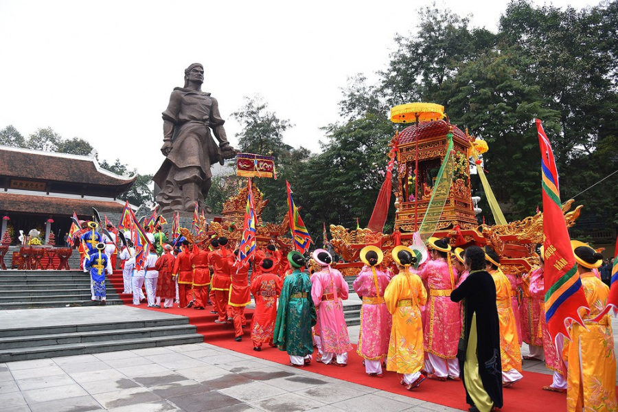 Lễ hội gò Đống Đa: thuộc quận Đống Đa, Hà Nội diễn ra hằng năm vào ngày mùng 5 Tết Nguyên đán. 