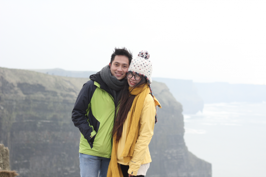 Lạnh cóng ở Cliff of Moher, Galway, Ireland