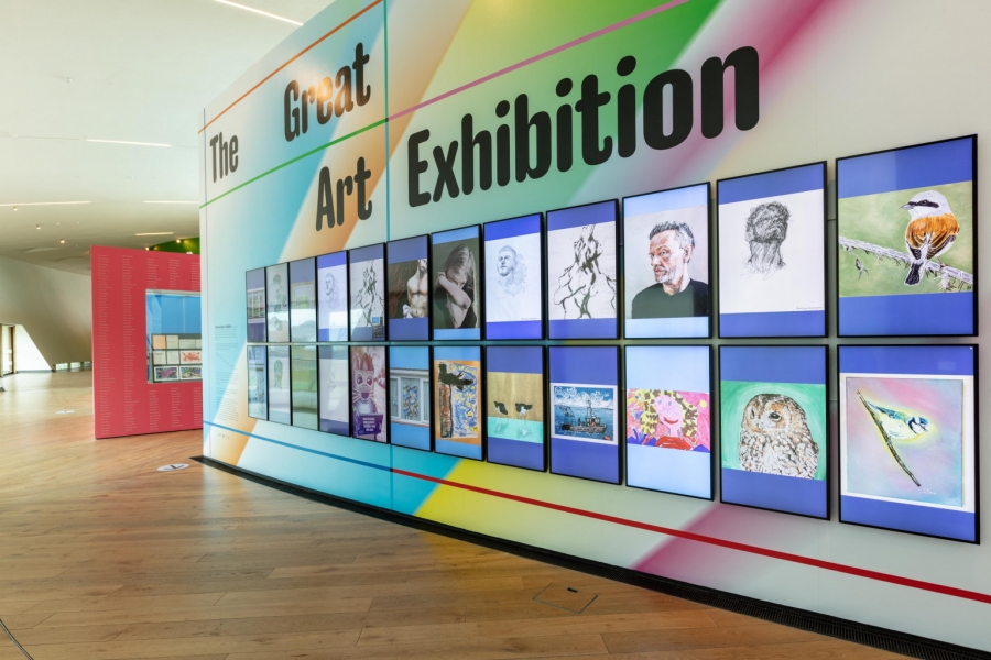 The Great Big Art Exhibition là nơi trưng bày tác phẩm của mọi người trên thế giới gửi về bảo tàng và hàng ngàn tác phẩm đã được đăng tải lên Studio sáng tạo.