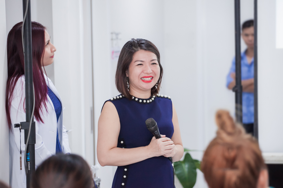 Chị Ngọc Võ – Giám đốc hệ thống Nitipon Clinic Việt Nam chia sẻ trong buổi họp báo