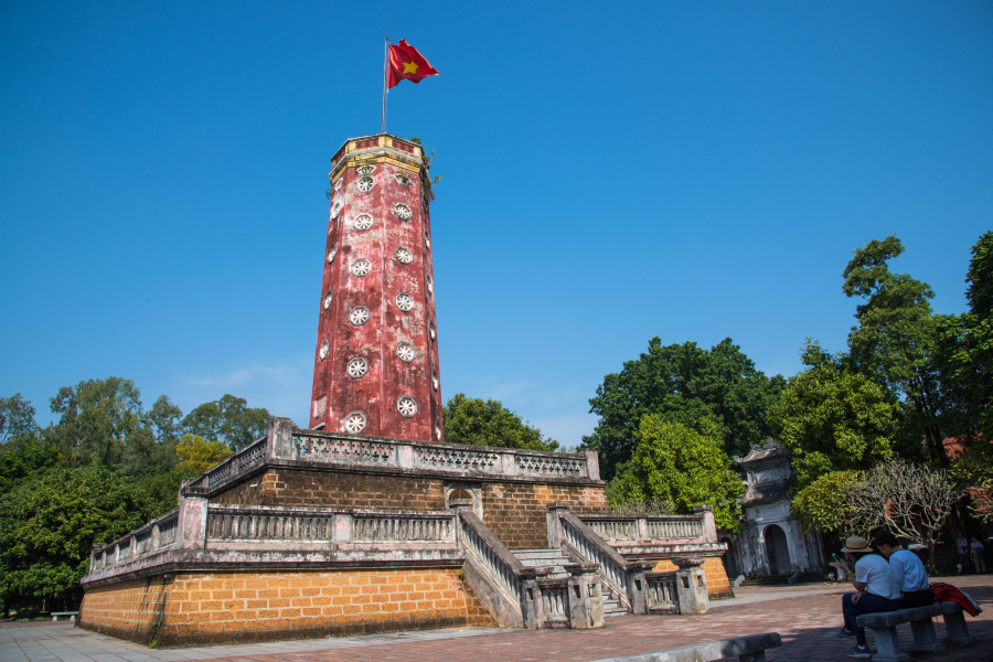 Cột cờ đã được phục dựng lại ở Thành cổ Sơn Tây  