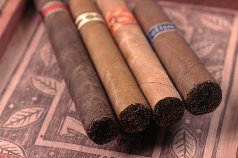 premium-hand-rolled-cigars-on-box-129243952-57c4958e3df78cc16ec7b628