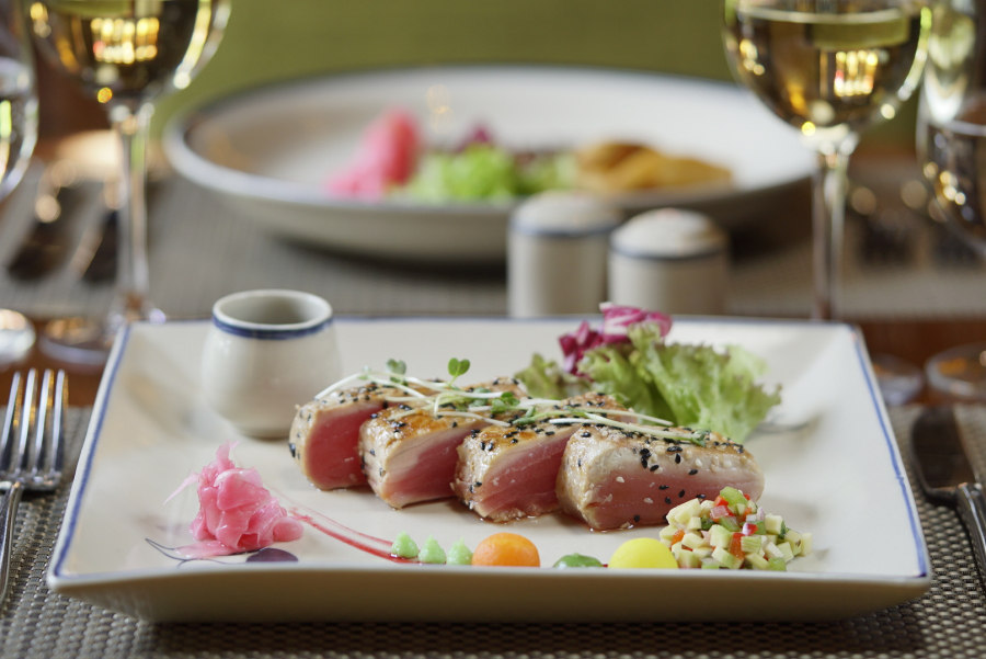 Du khách sẽ được trải nghiệm những món ăn Việt Nam, châu Á và châu Âu hấp dẫn