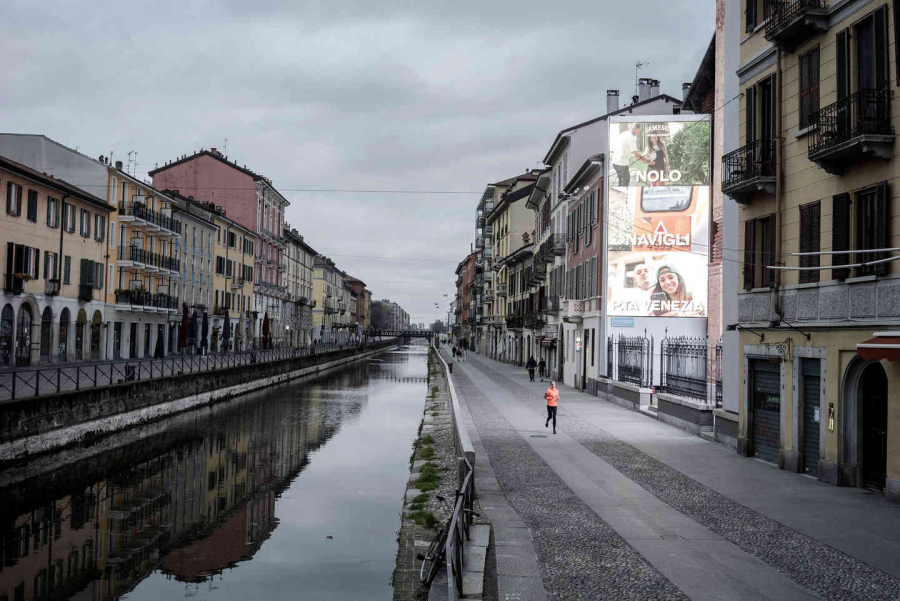 Milan, Ý: Navigli từng là nơi người dân tụ tập đông đúc vào cuối ngày (Alessandro Grassani).