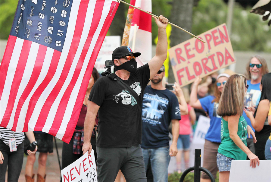 Người dân biểu tình đòi gỡ phong tỏa ở Florida