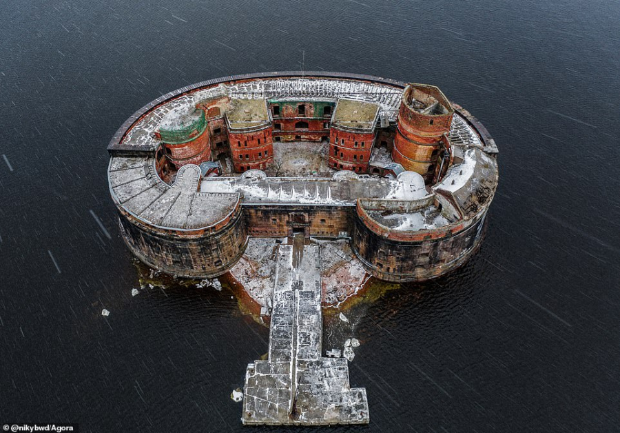 Hình chụp pháo đài nổi ngoạn mục ở vịnh Phần Lan là tác phẩm người dùng từ Nga @nikybwd gửi về #Architecture2020.