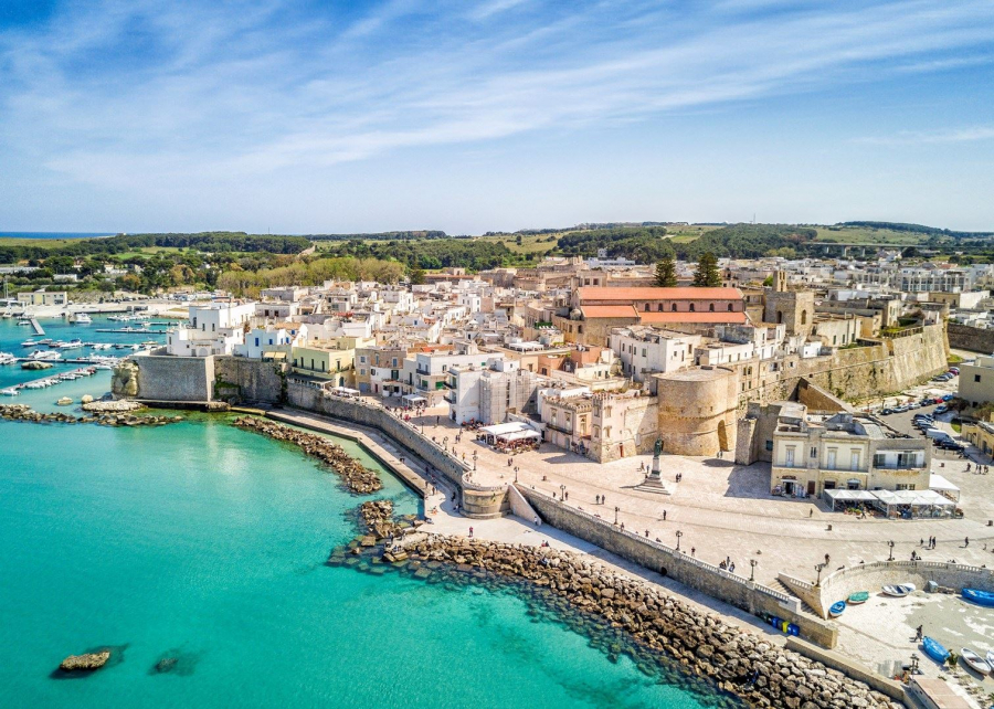 Thị trấn cảng Otranto