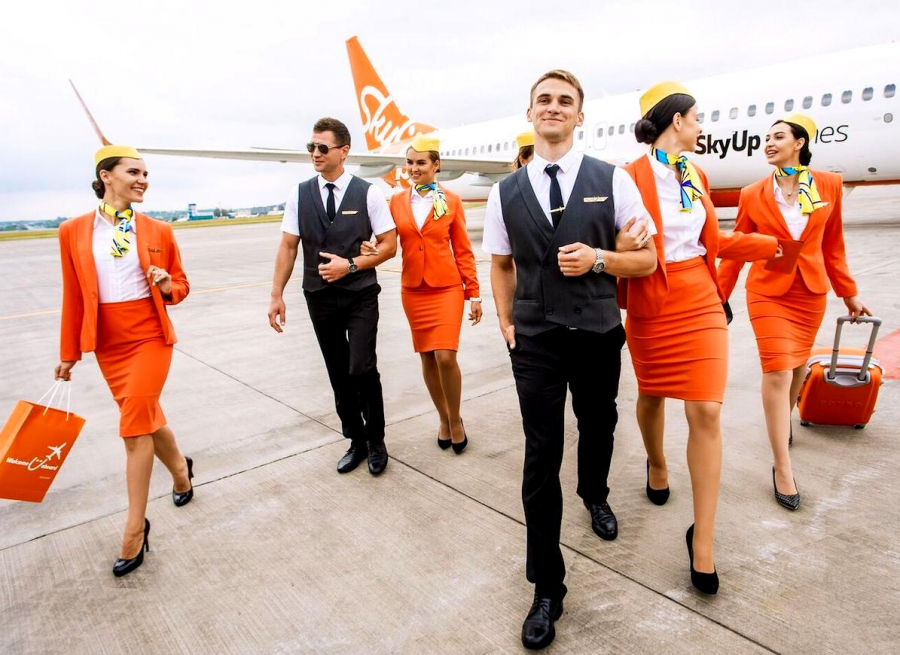 Đồng phục cũ của các nữ tiếp viên hãng SkyUp Airlines - Ảnh: Internet