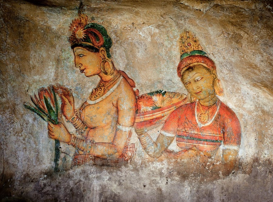 Những bức bích họa khổng lồ mô tả các mỹ nữ Sigiriya