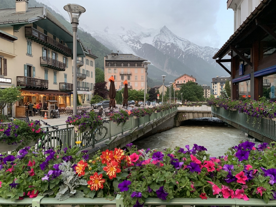 Chamonix-Mont-Blanc, thành phố ở ngã ba Pháp, Thụy Sĩ và Ý