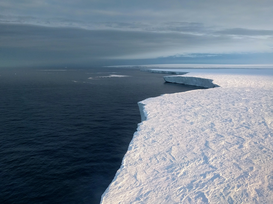 Các sông băng và khối băng khắp thế giới tiếp tục tan nhanh chóng dưới tác động của tình trạng toàn cầu ấm dần lên