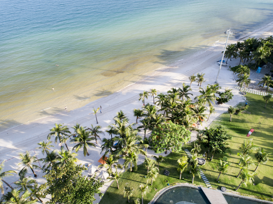 Nằm trong quần đảo An Thới, Premier Residences Phu Quoc Emerald Bay sẽ mang đến kỳ nghỉ tràn ngập niềm vui cho bạn cùng hội bạn thân