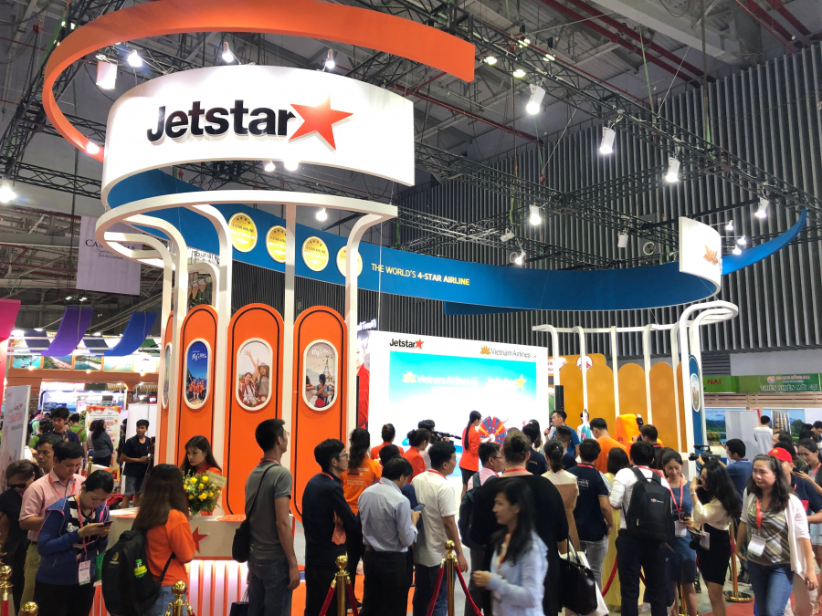 Gian hàng chung giữa Jetstar và Vietnam Airlines tại ITE nhận được sự quan tâm của đông đảo hành khách