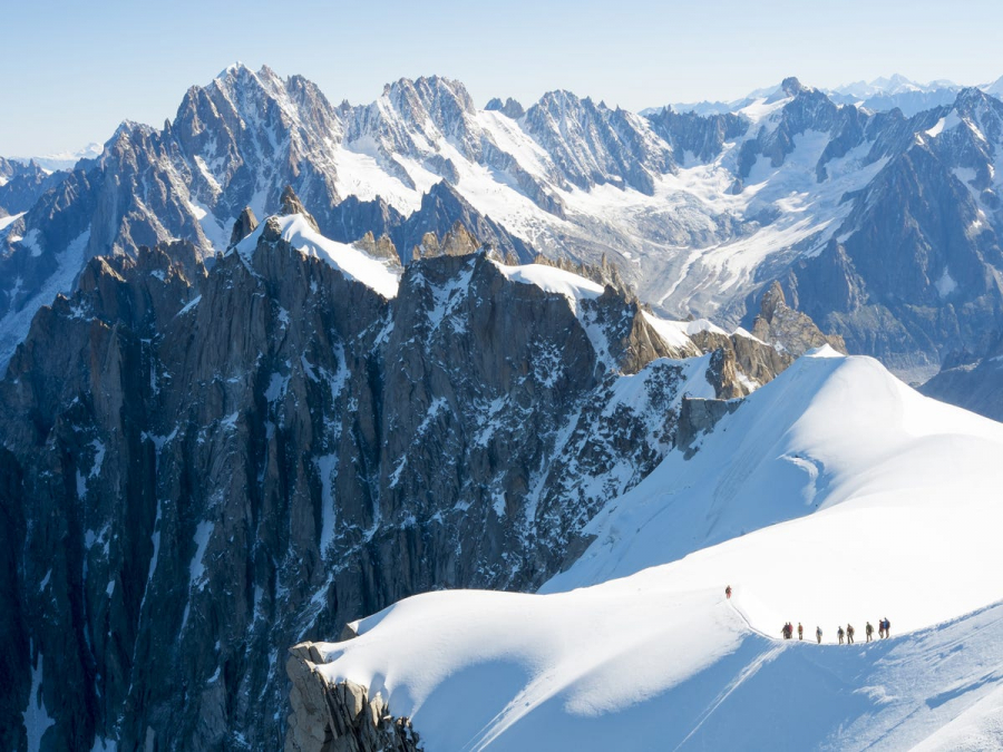 Mont Blanc là ngọn núi cao nhất thuộc dãy Alps