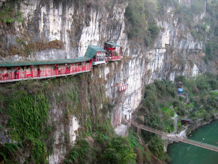 Nhà hàng Fangweng trên vách đá dọc sông Dương Tử, Trung Quốc