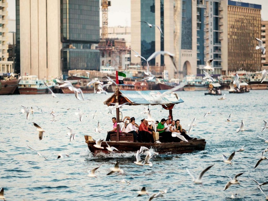 Abra sẽ đưa bạn qua sông Dubai với chi phí siêu rẻ, chỉ 1 AED/chuyến