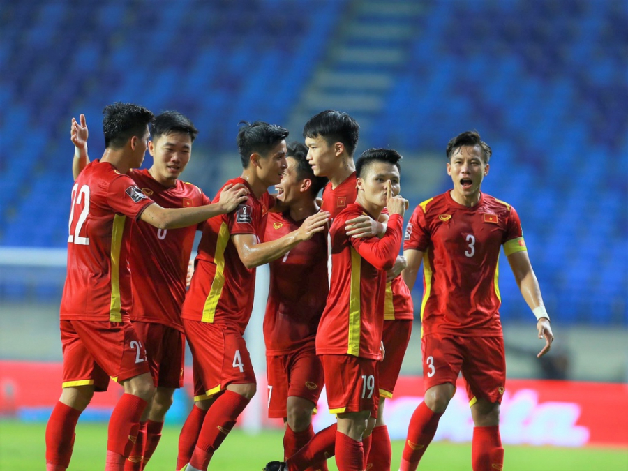 Các cầu thủ của đội tuyển Việt Nam giành chiến thắng 4-0 trước Indonesia trong trận đấu đầu tiên vào 7/6