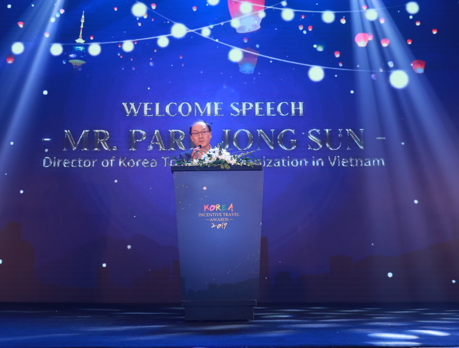 Ông Park Jong Sun - Trưởng đại diện Tổng cục Du lịch Hàn Quốc tại Việt Nam phát biểu tại đêm tiệc.