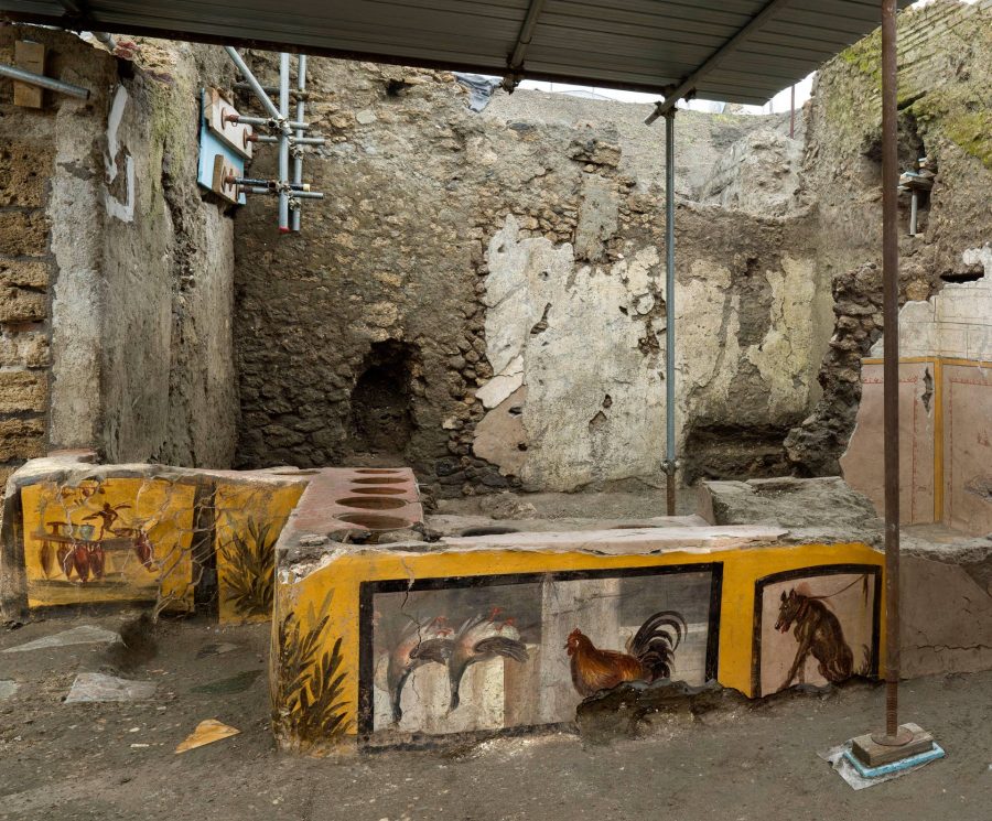 Một cửa hàng Thermopolium cổ được khai quật ở Pompeii - Ảnh: Công viên Khảo cổ Pompeii