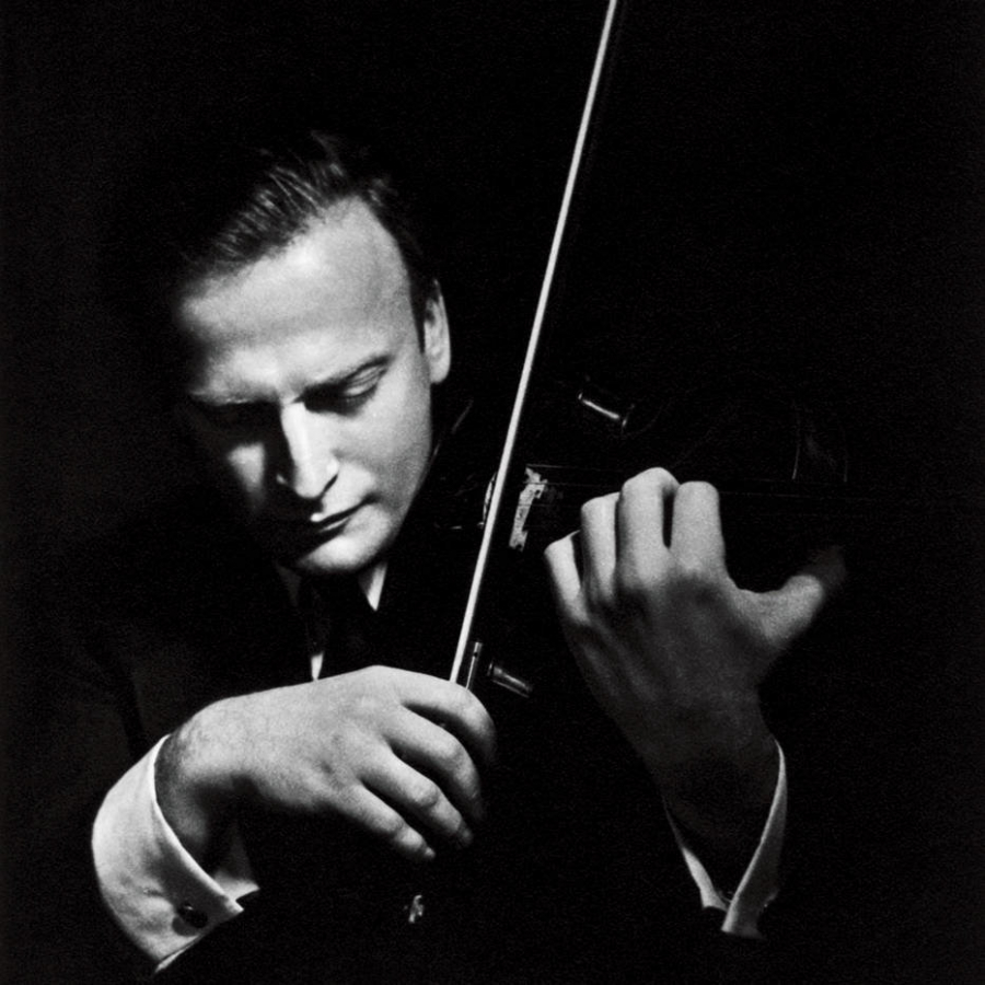 Yehudi Menuhin, huyền thoại vĩ cầm, từng là một cư dân của Gstaad từ năm 1957, cũng là năm đầu tiên Menuhin Festival Gstaad được tổ chức tại đây. Festival âm nhạc này có sự góp mặt của những nghệ sĩ piano, violin và những giọng ca opera tài năng nhất thế giới, thu hút người mến mộ nhạc cổ điển toàn cầu đến với Gstaad mùa hè hàng năm.
