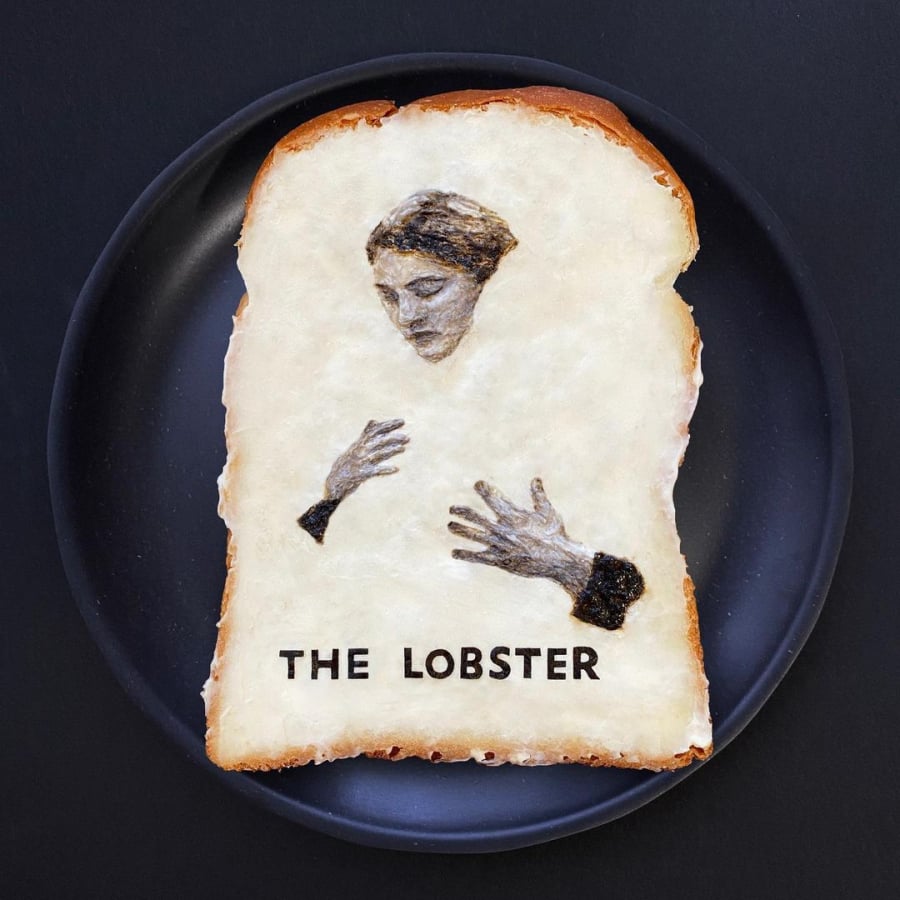 Miếng bánh lấy chủ đề The Lobster (2015), một bộ phim hài lãng mạn khoa học viễn tưởng do Hy Lạp, Pháp, Ireland, Hà Lan và Anh đồng sản xuất