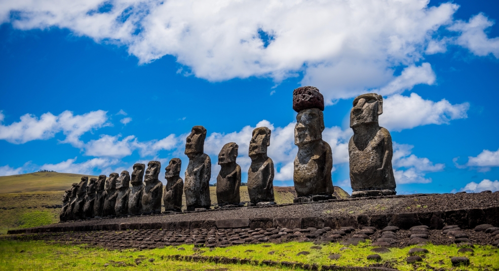 Tượng moai ở đảo Phục Sinh bị xe tải cán
