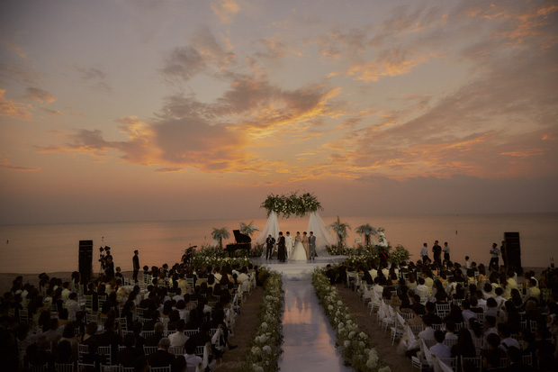 Đám cưới lãng mạn trên biển của Đông Nhi