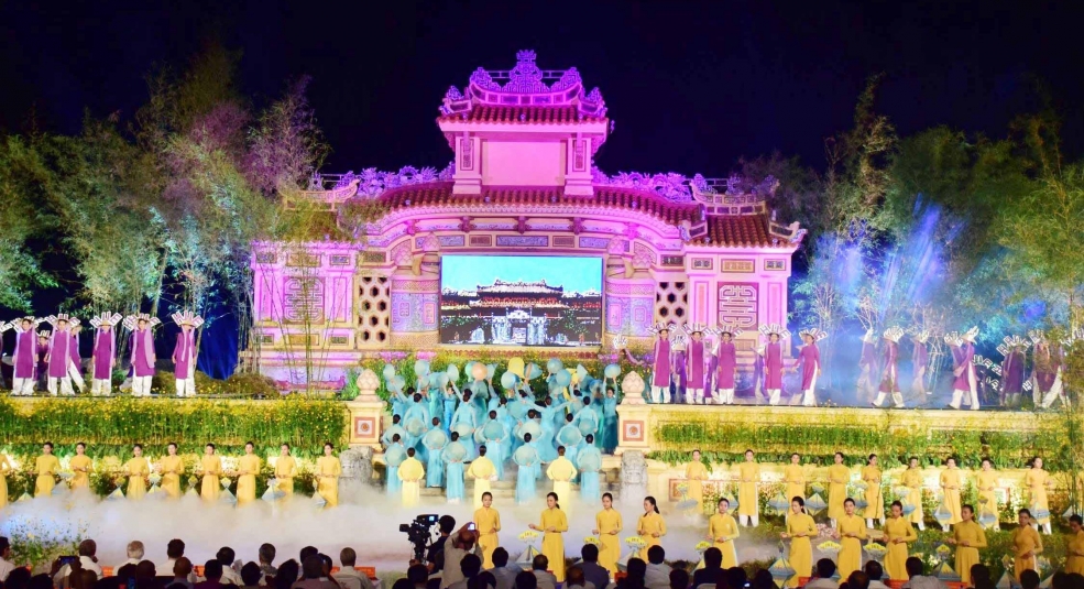 Tạm dừng Festival nghề truyền thống Huế