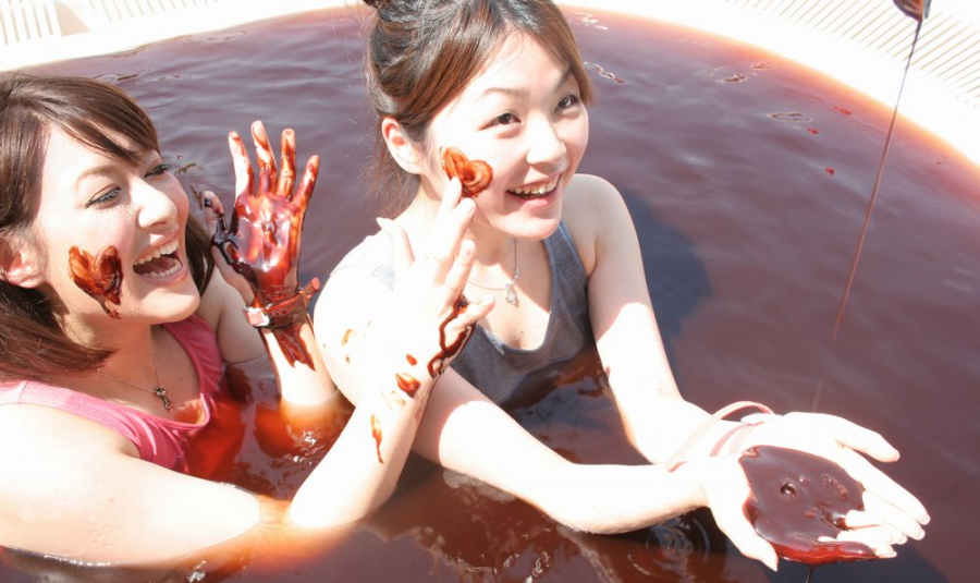 Resort Nhật Bản cho khách tắm chocolate