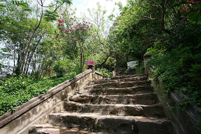 NGÀY XUÂN, HÀNH HƯƠNG NGŨ HÀNH SƠN