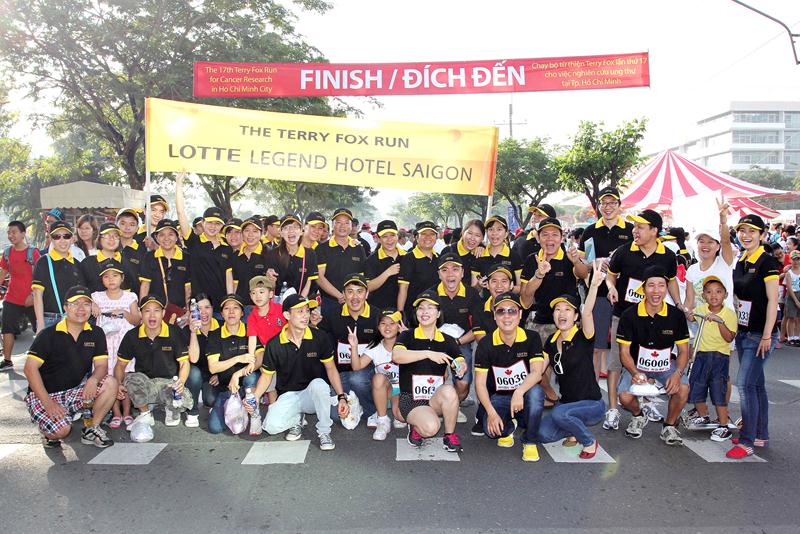 Lotte Legend Saigon tham gia chạy bộ từ thiện Terry Fox 2013