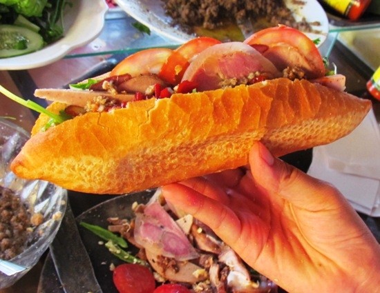 Bí mật chiếc bánh mì ngon nhất Việt Nam